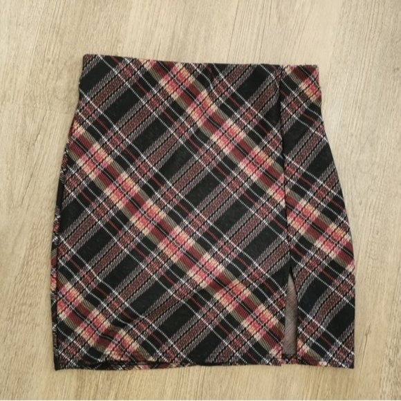 NWT Fashion Nova Kenzie Mini Skirt - Plaid - Picture 5 of 8